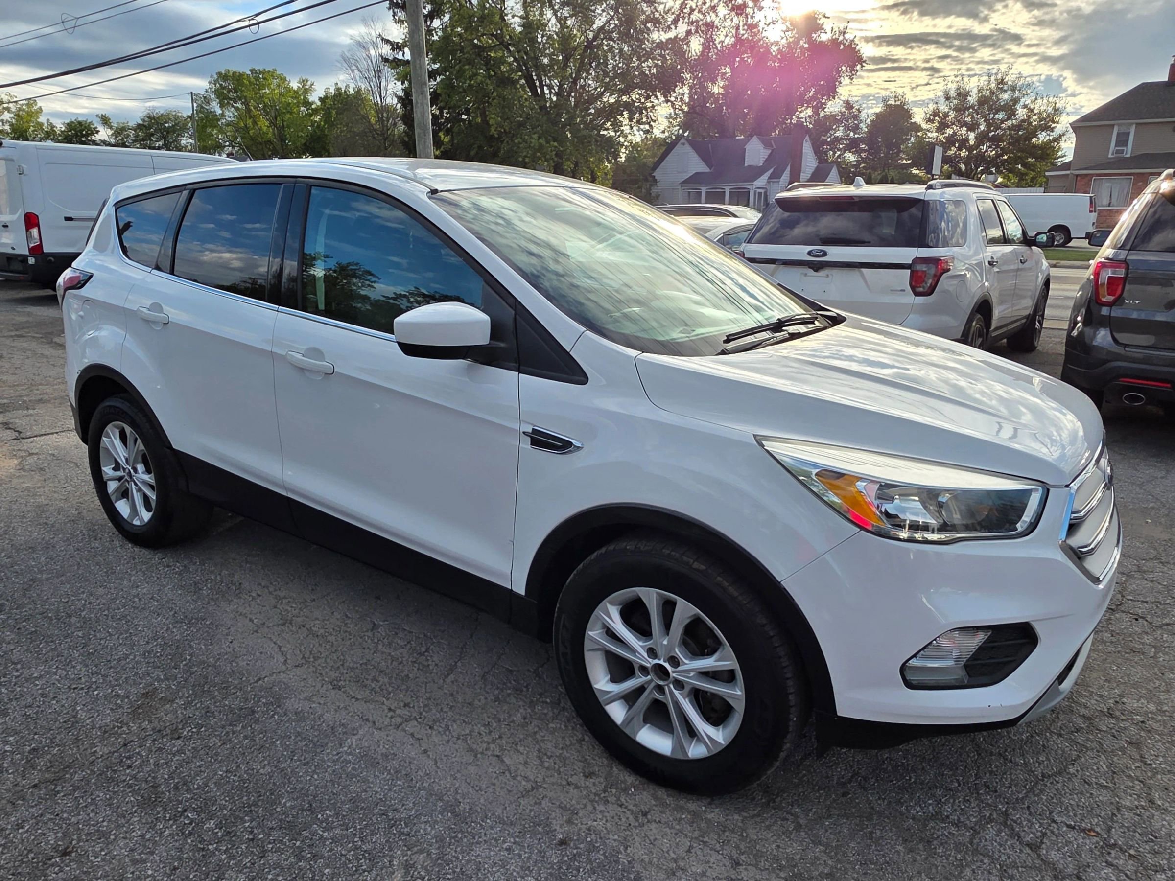 Used 2017 Ford Escape SE image 5
