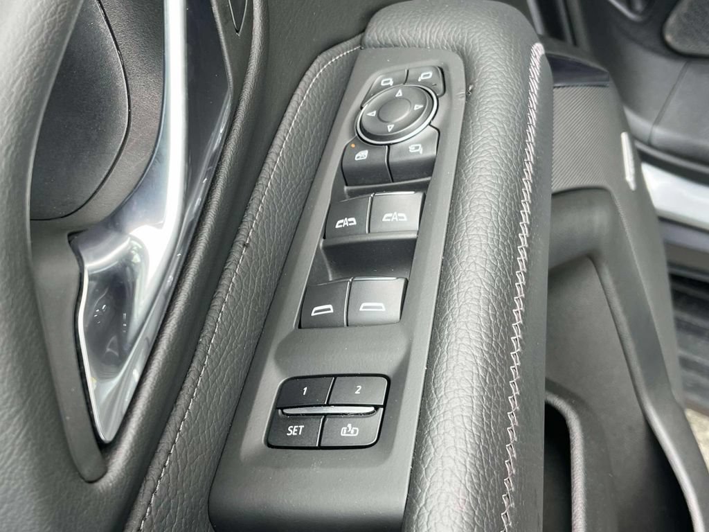 Used 2023 GMC Yukon XL Denali AWD/4WD image 26
