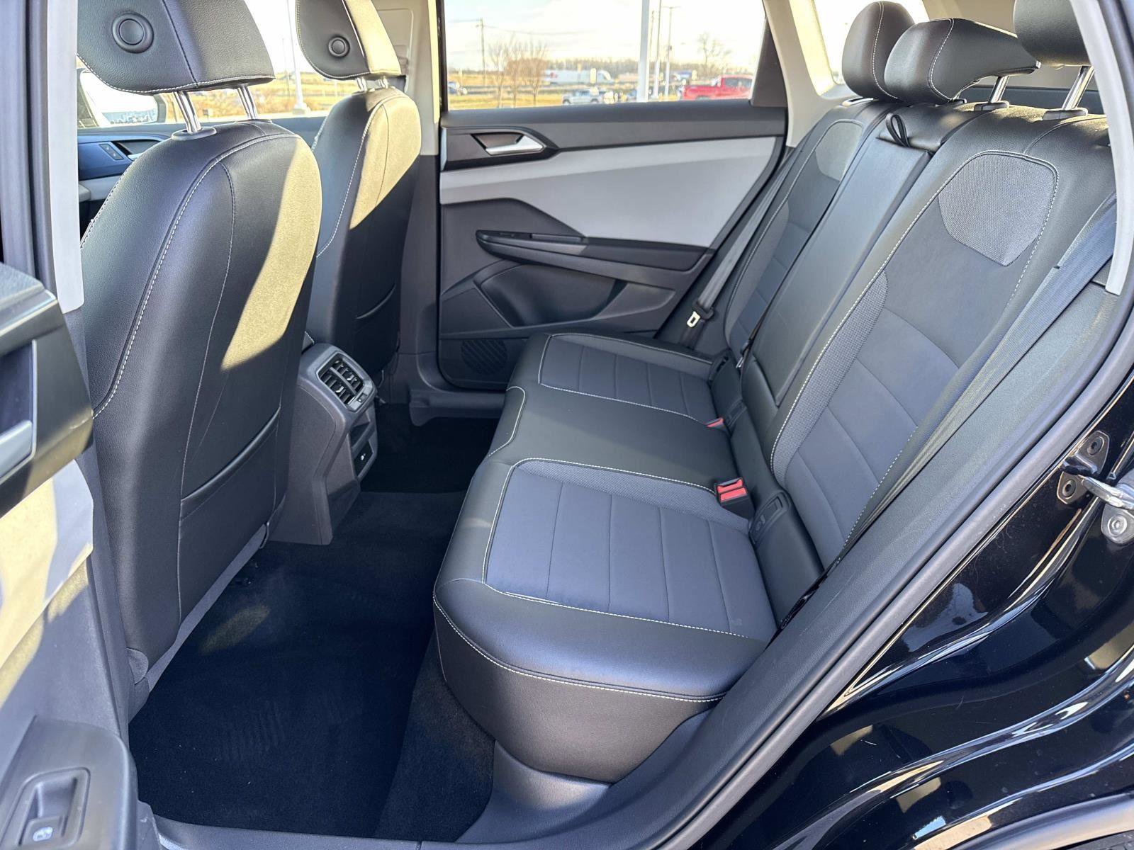 Used 2023 Volkswagen Taos SE image 22