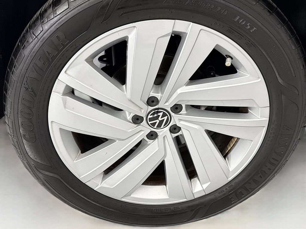 Certified 2023 Volkswagen Atlas Cross Sport SE w/ Panoramic Sunroof Package FWD image 31