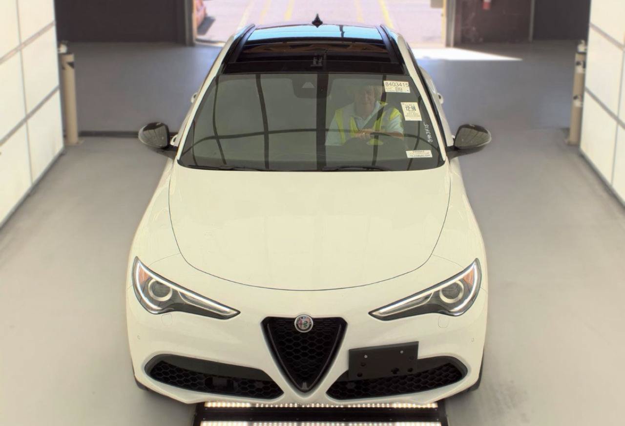 Used 2023 Alfa Romeo Stelvio Estrema AWD/4WD image 6