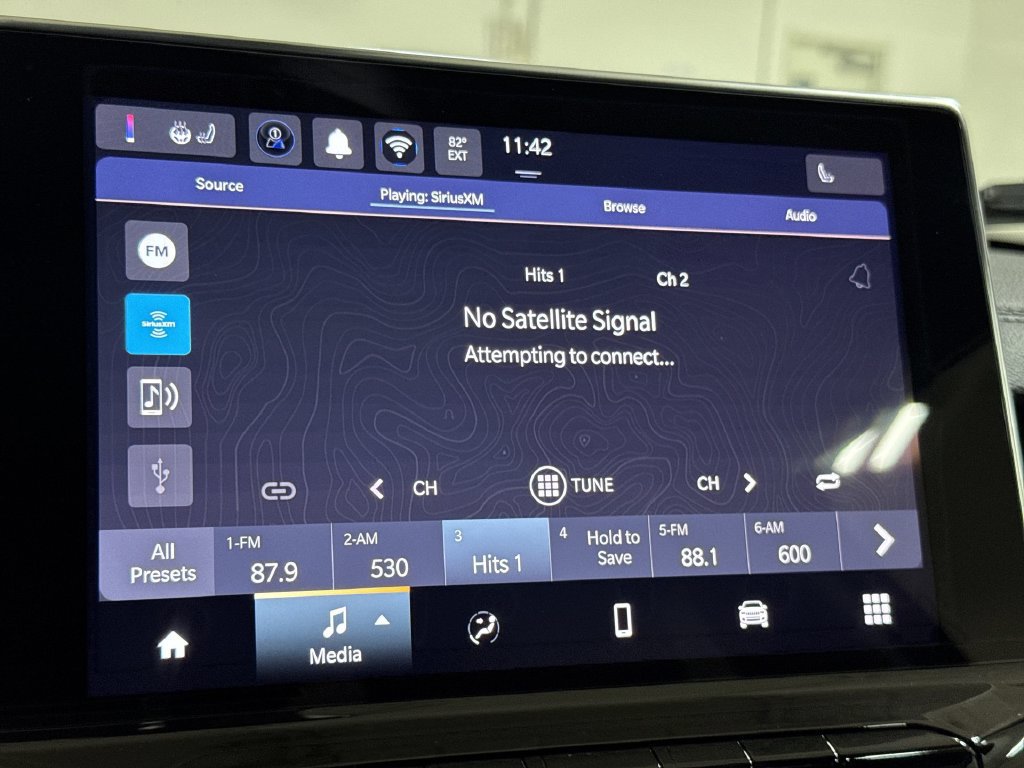 New 2026 Jeep Compass Latitude AWD/4WD image 14