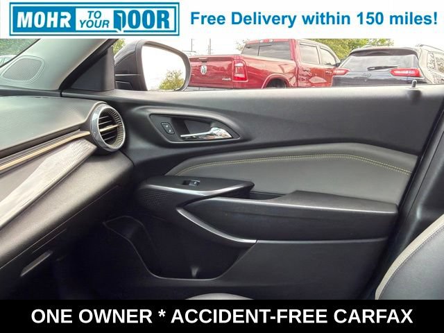 Used 2024 Chevrolet Trax ACTIV w/ Sunroof Package FWD image 28