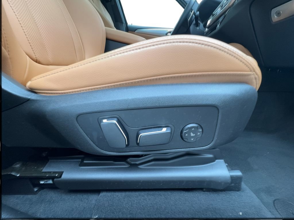 Used 2025 BMW X4 xDrive30i image 32