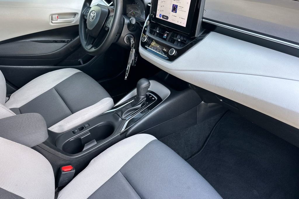 Used 2023 Toyota Corolla LE w/ Carpet Mat Package (TMS) image 17