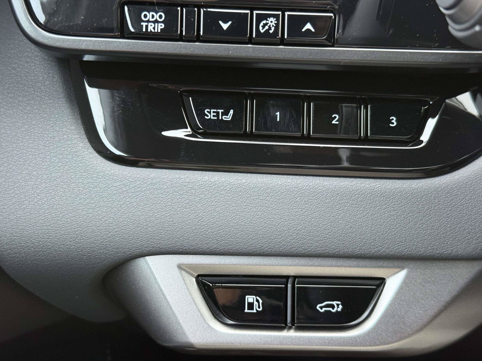 Used 2026 Lexus RX 350 Premium w/ Accessory Package (Z1) AWD/4WD image 23