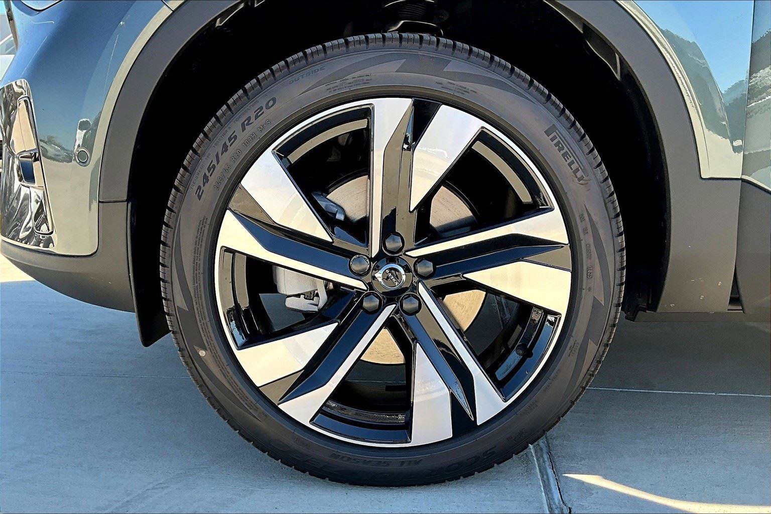 New 2026 Volvo XC40 B4 Plus w/ Protection Package Premier image 23