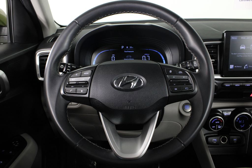 Certified 2024 Hyundai Venue SEL image 9