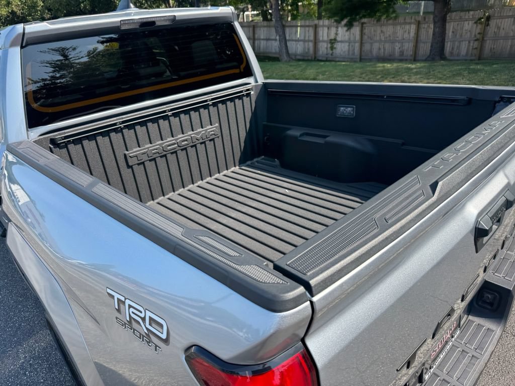 Used 2025 Toyota Tacoma TRD Sport AWD/4WD image 16