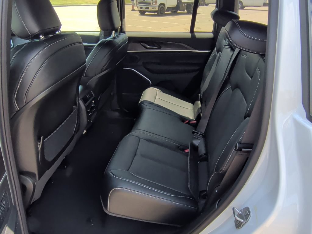 New 2026 Jeep Grand Cherokee Limited AWD/4WD image 43