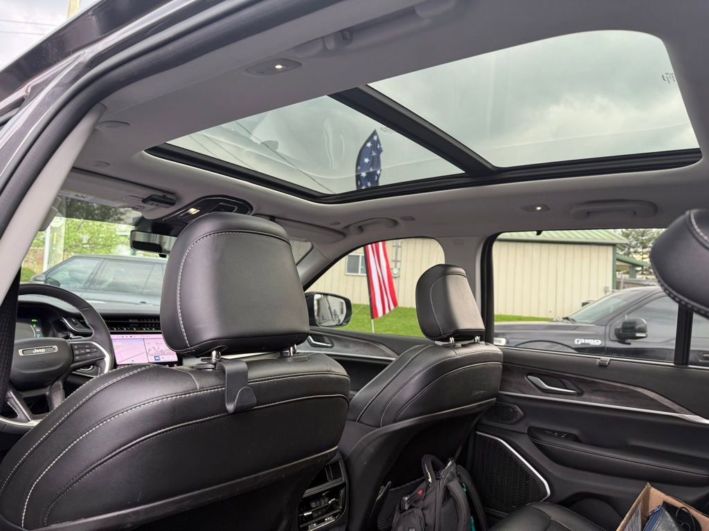 Used 2024 Jeep Grand Cherokee Limited 4xe w/ Luxury Tech Group II AWD/4WD image 24