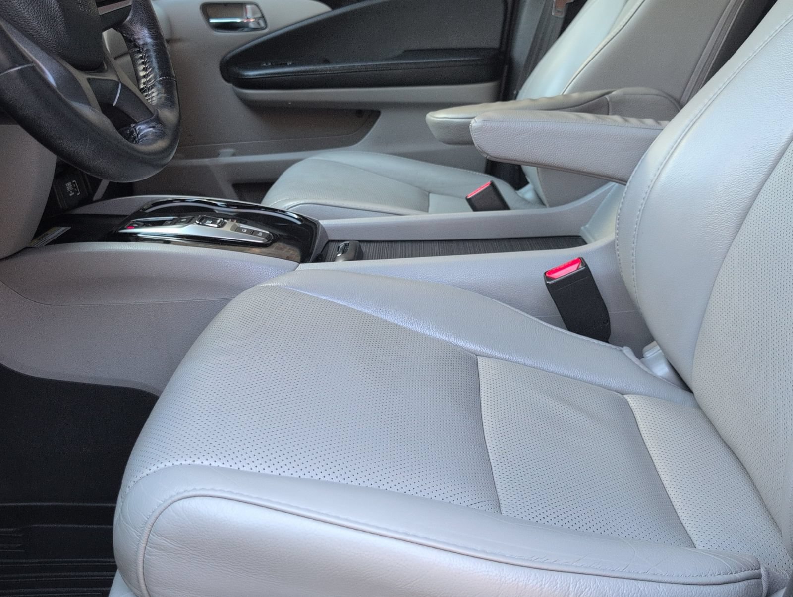 Used 2019 Honda Pilot Elite image 6