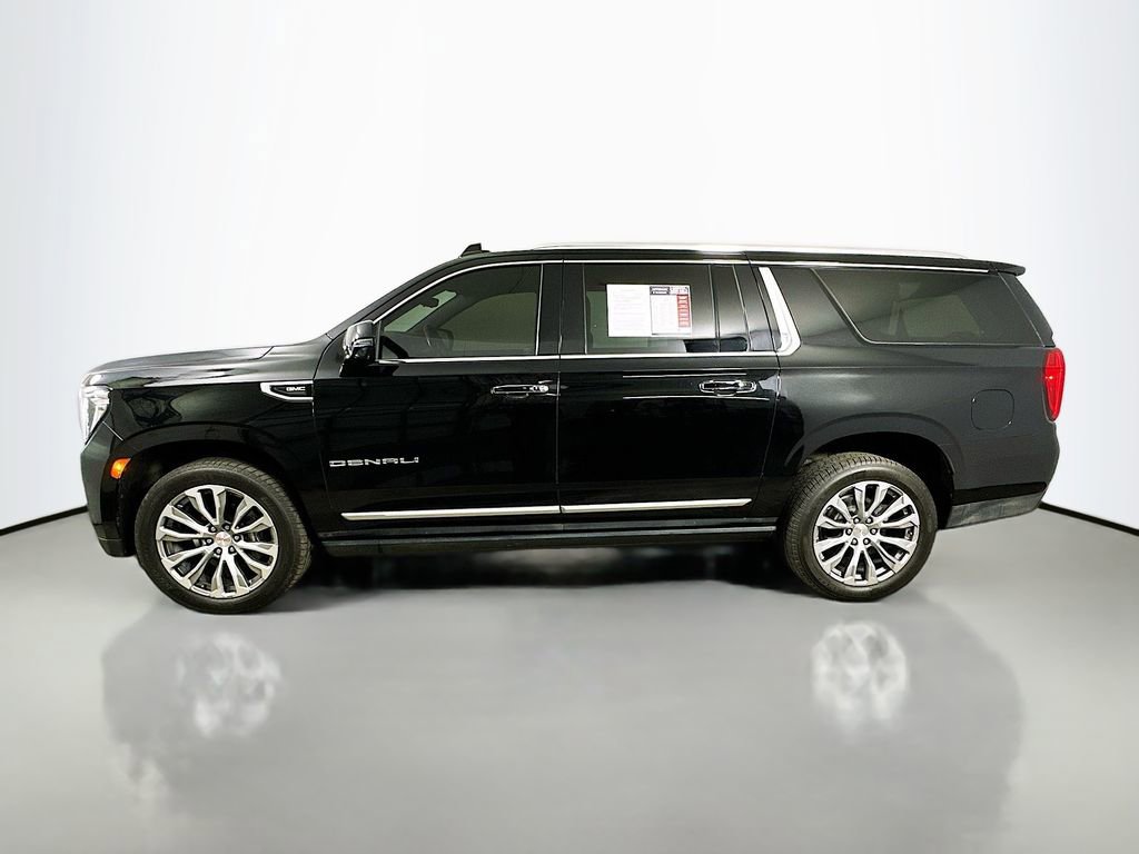 Used 2021 GMC Yukon XL Denali w/ Denali Premium Package image 5