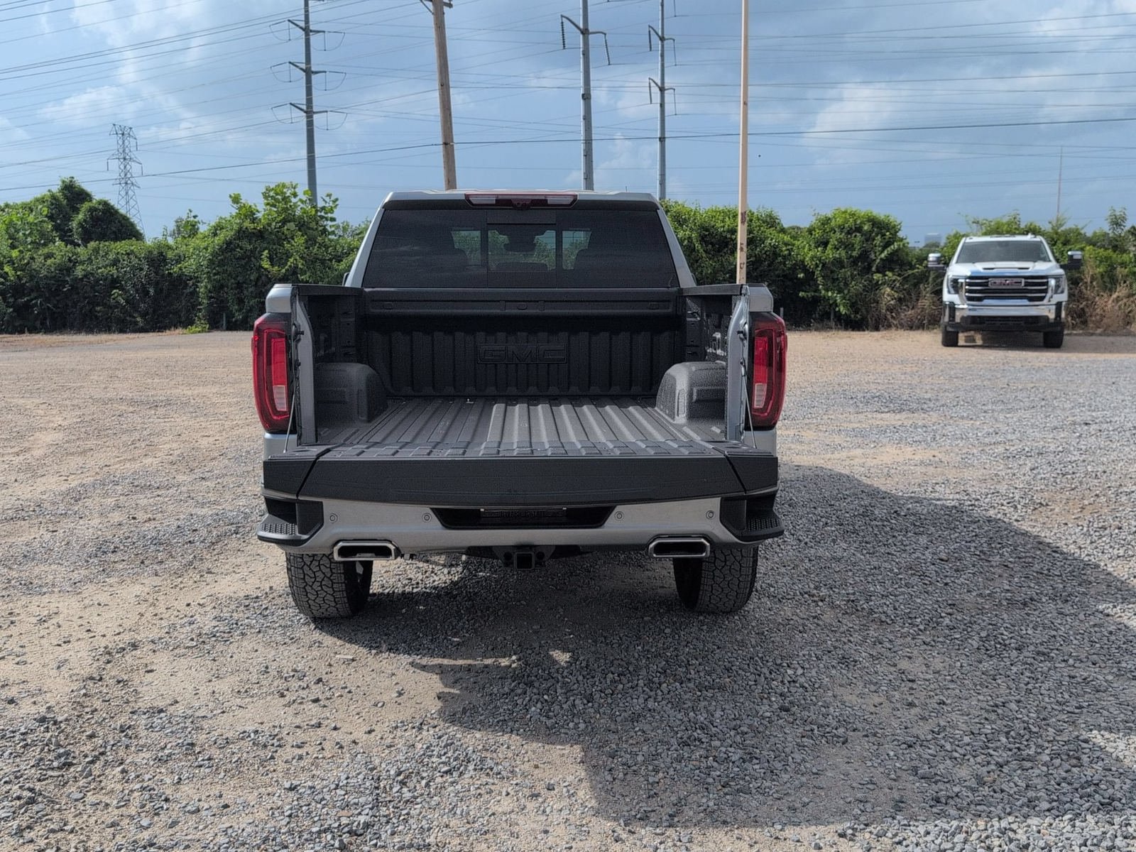 New 2026 GMC Sierra 1500 AT4 w/ AT4 Premium Package AWD/4WD image 4