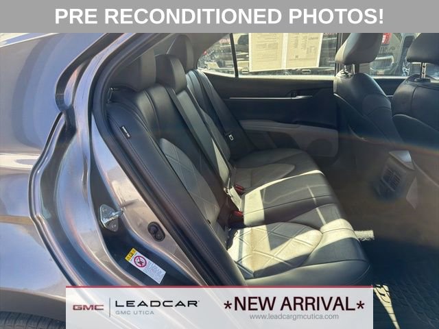 Used 2018 Toyota Camry XLE FWD image 14