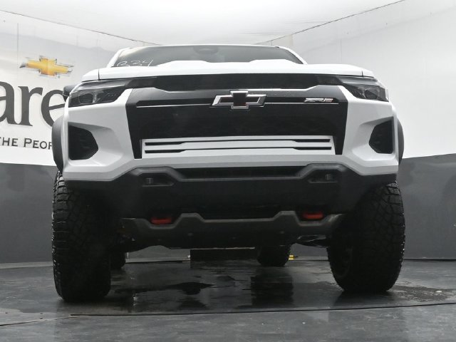New 2026 Chevrolet Colorado ZR2 w/ Technology Package AWD/4WD image 3