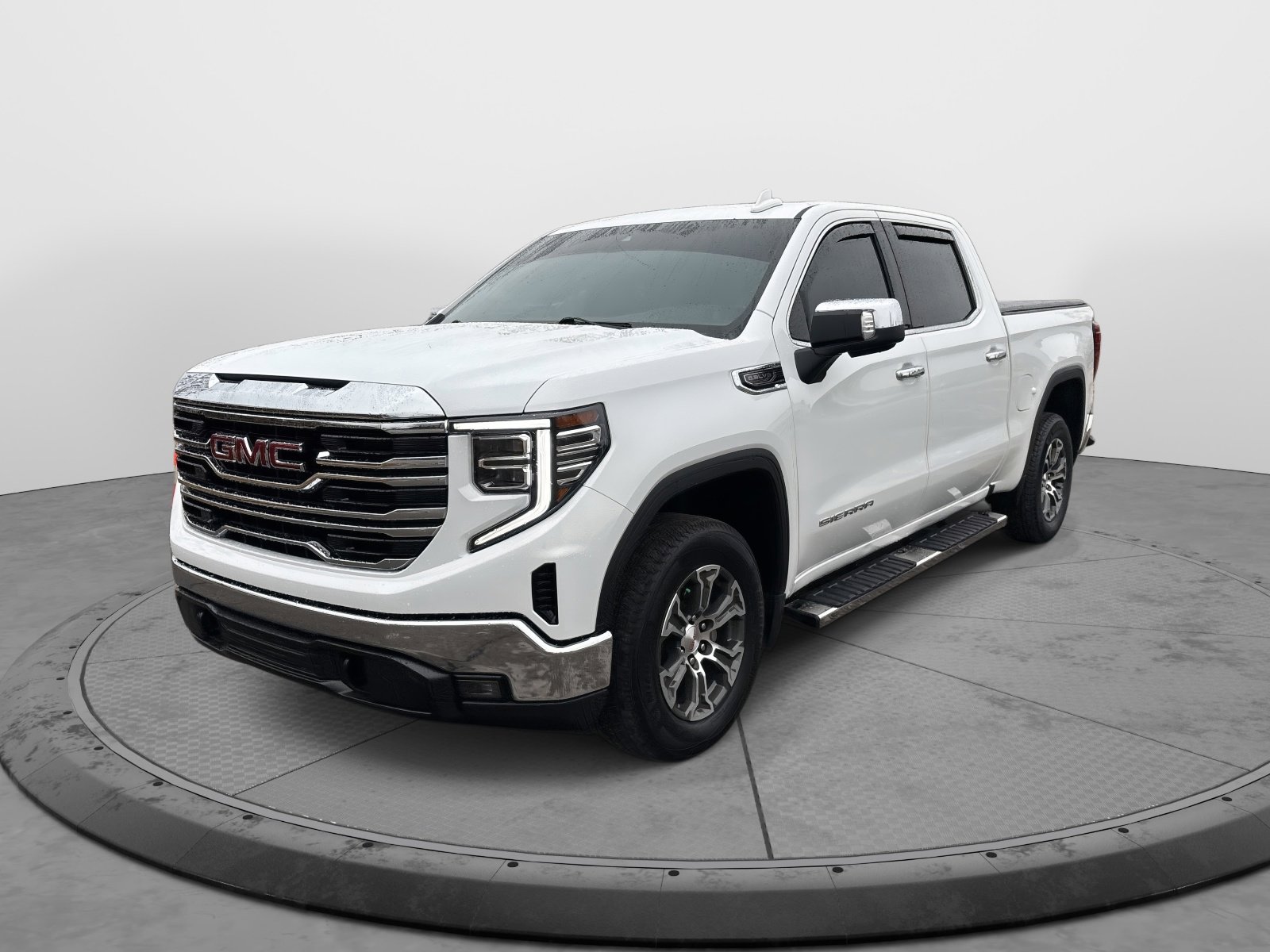 Certified 2024 GMC Sierra 1500 SLT image 3