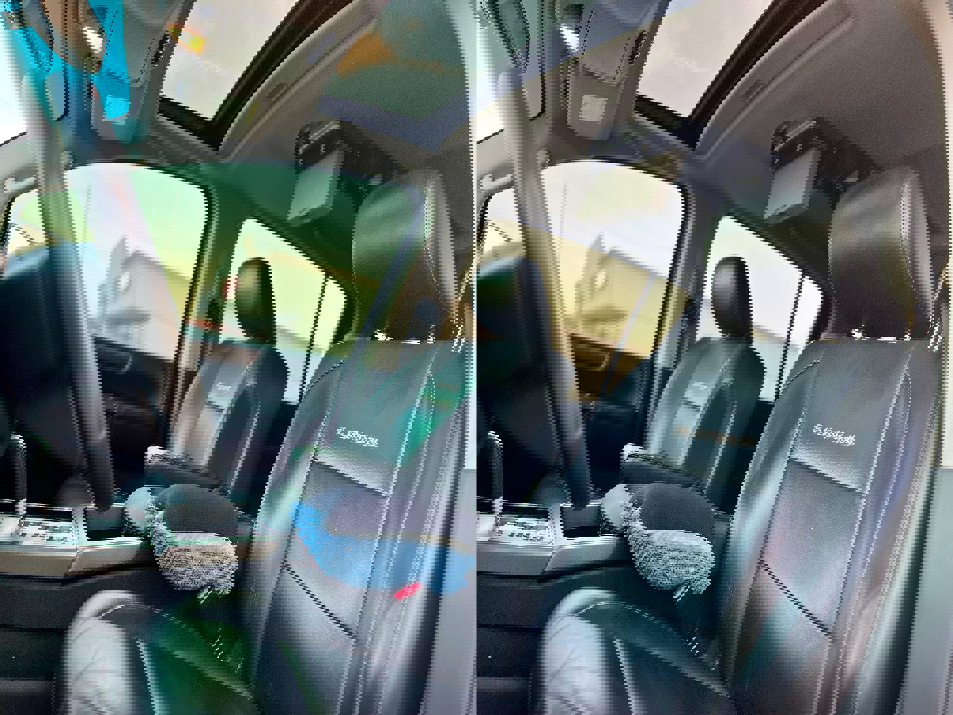 Used 2010 Nissan Armada Platinum image 3