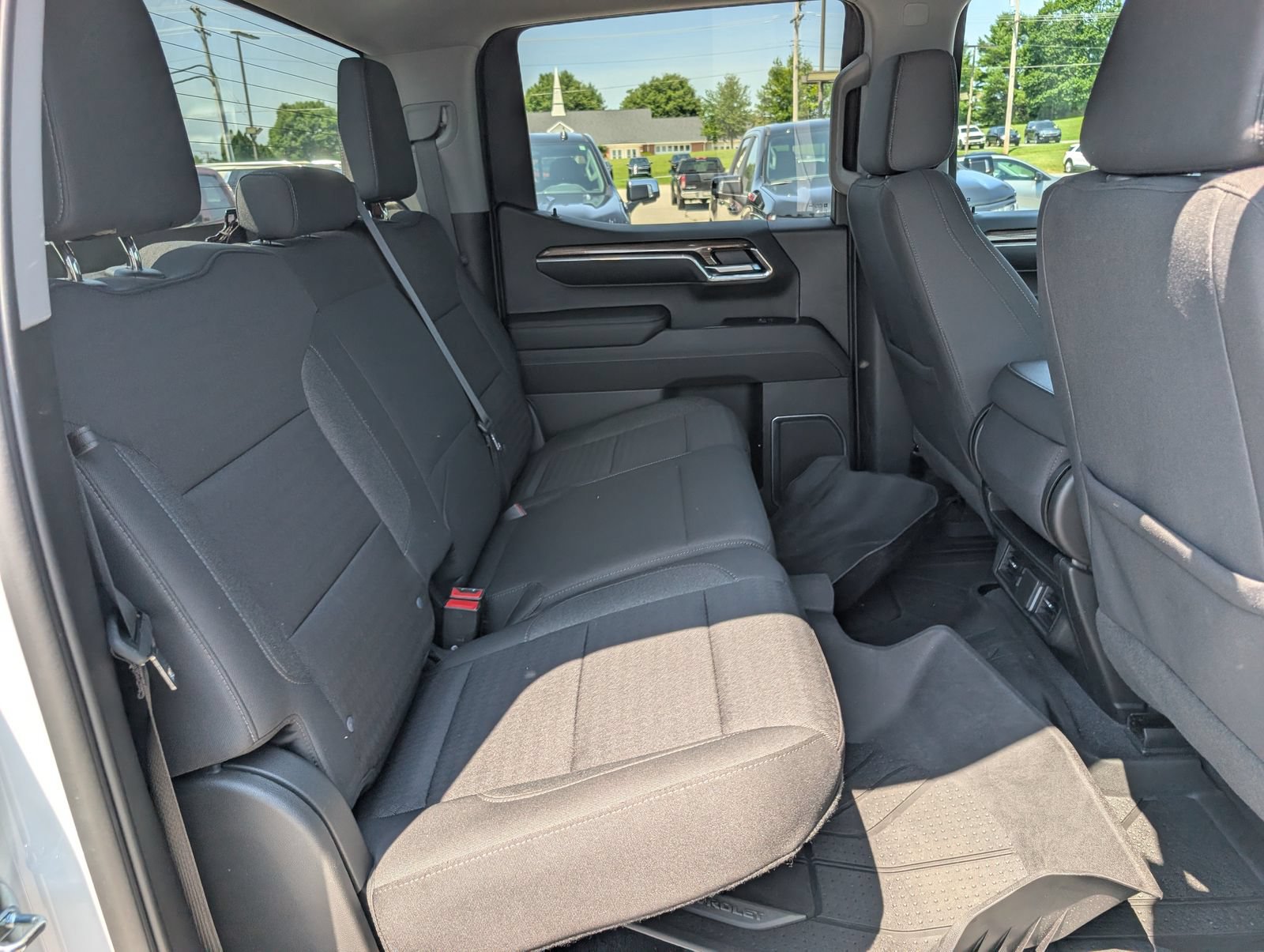 Used 2023 Chevrolet Silverado 1500 LT AWD/4WD image 12