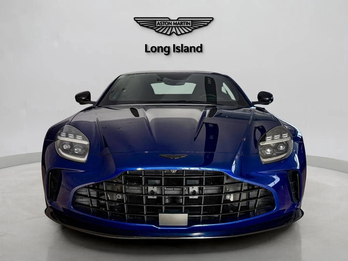 Used 2025 Aston Martin V8 Vantage Coupe image 2