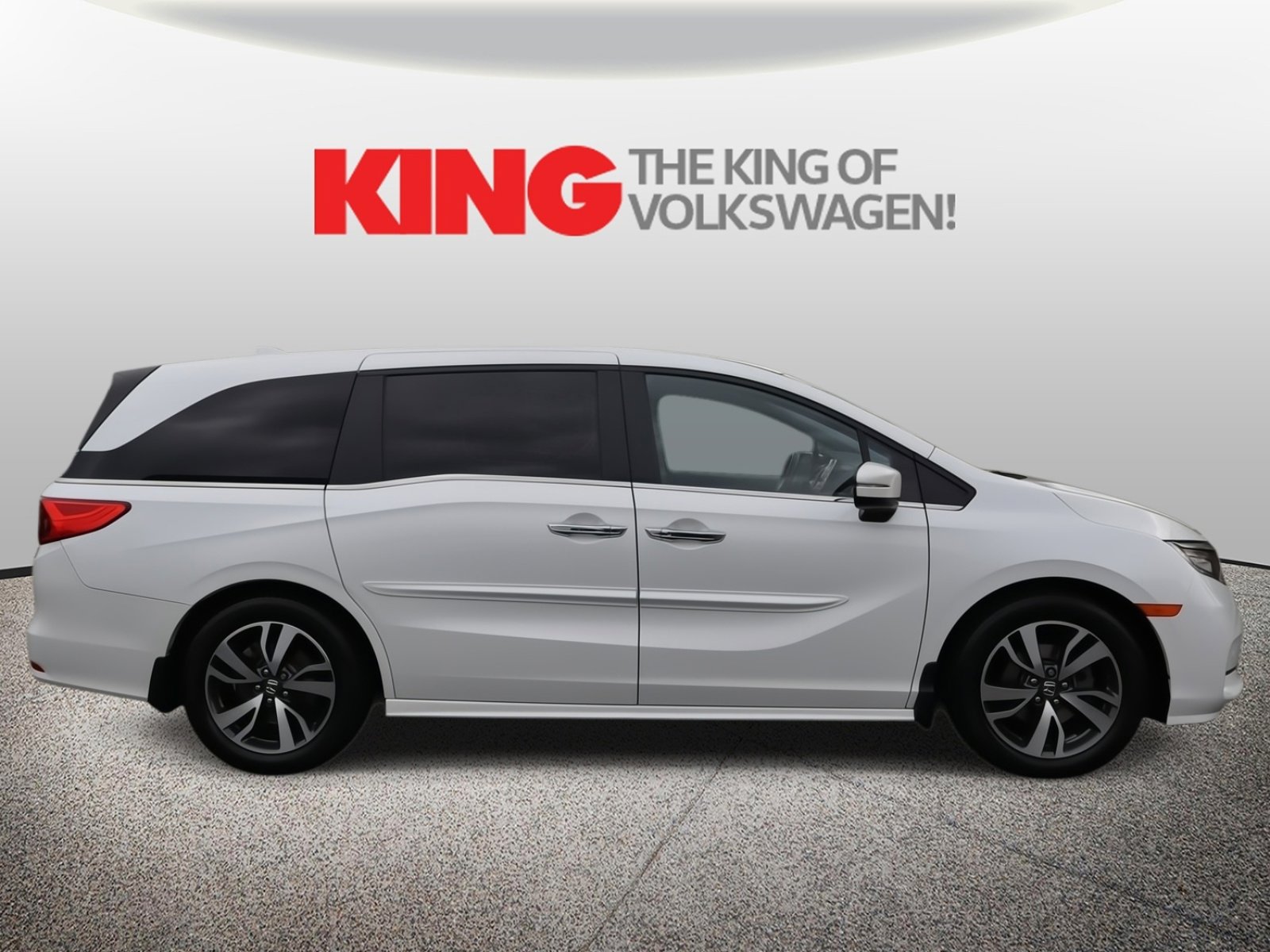 Used 2022 Honda Odyssey Touring image 2