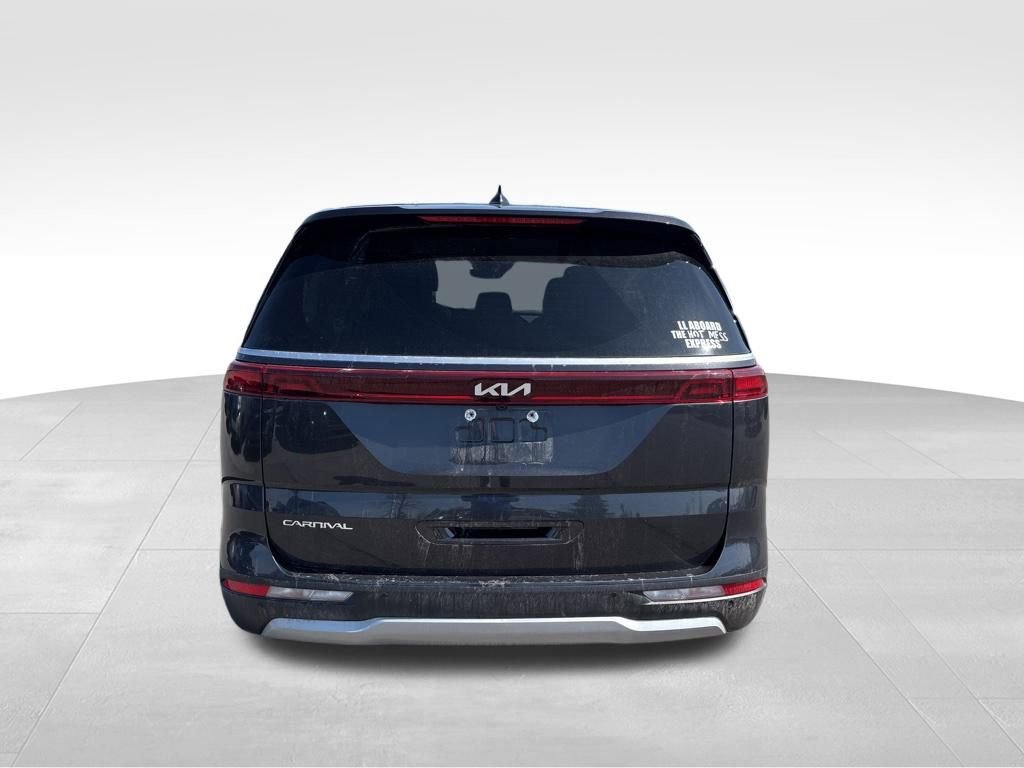 Certified 2024 Kia Carnival EX image 9