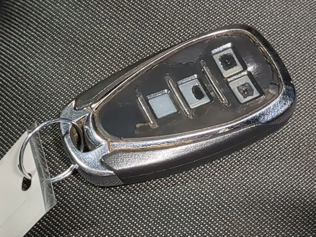 Used 2018 Chevrolet Equinox LT FWD image 39