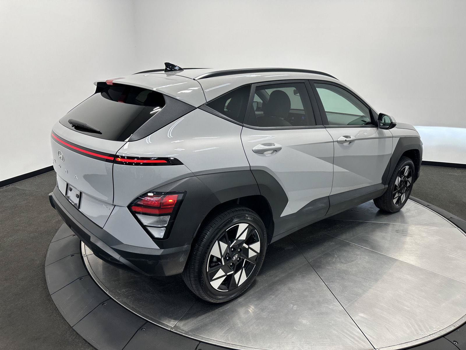 Certified 2024 Hyundai Kona SEL AWD/4WD image 7