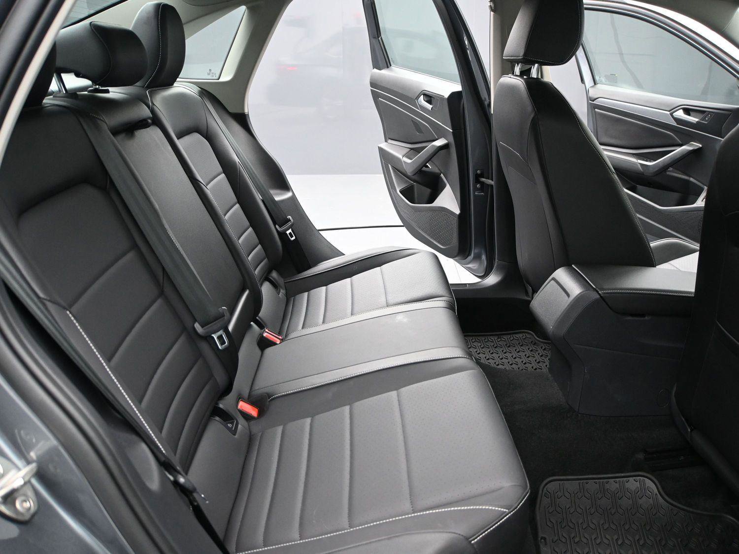 Certified 2023 Volkswagen Jetta SE image 15