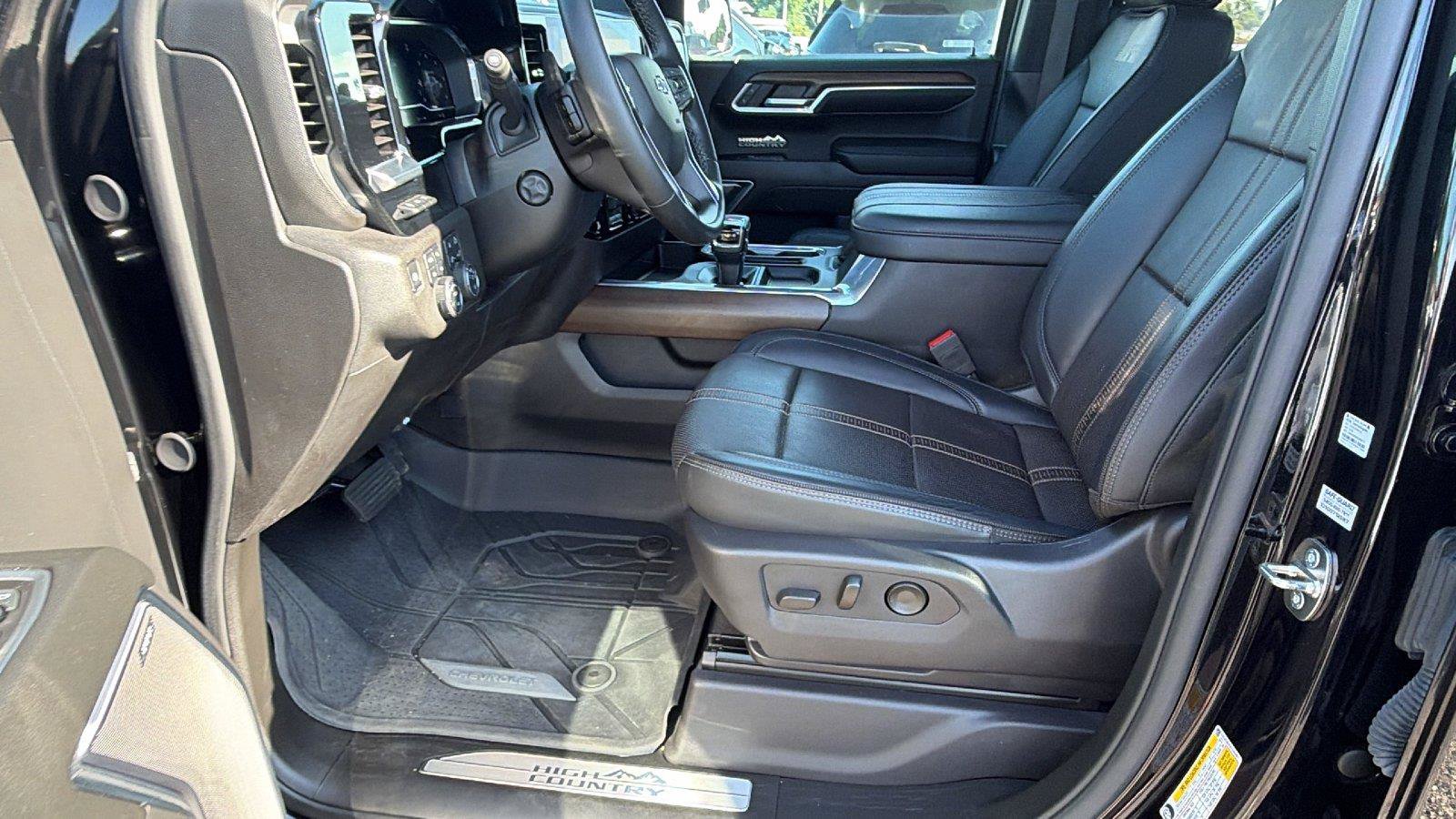 Used 2024 Chevrolet Silverado 1500 High Country w/ Midnight Edition AWD/4WD image 18