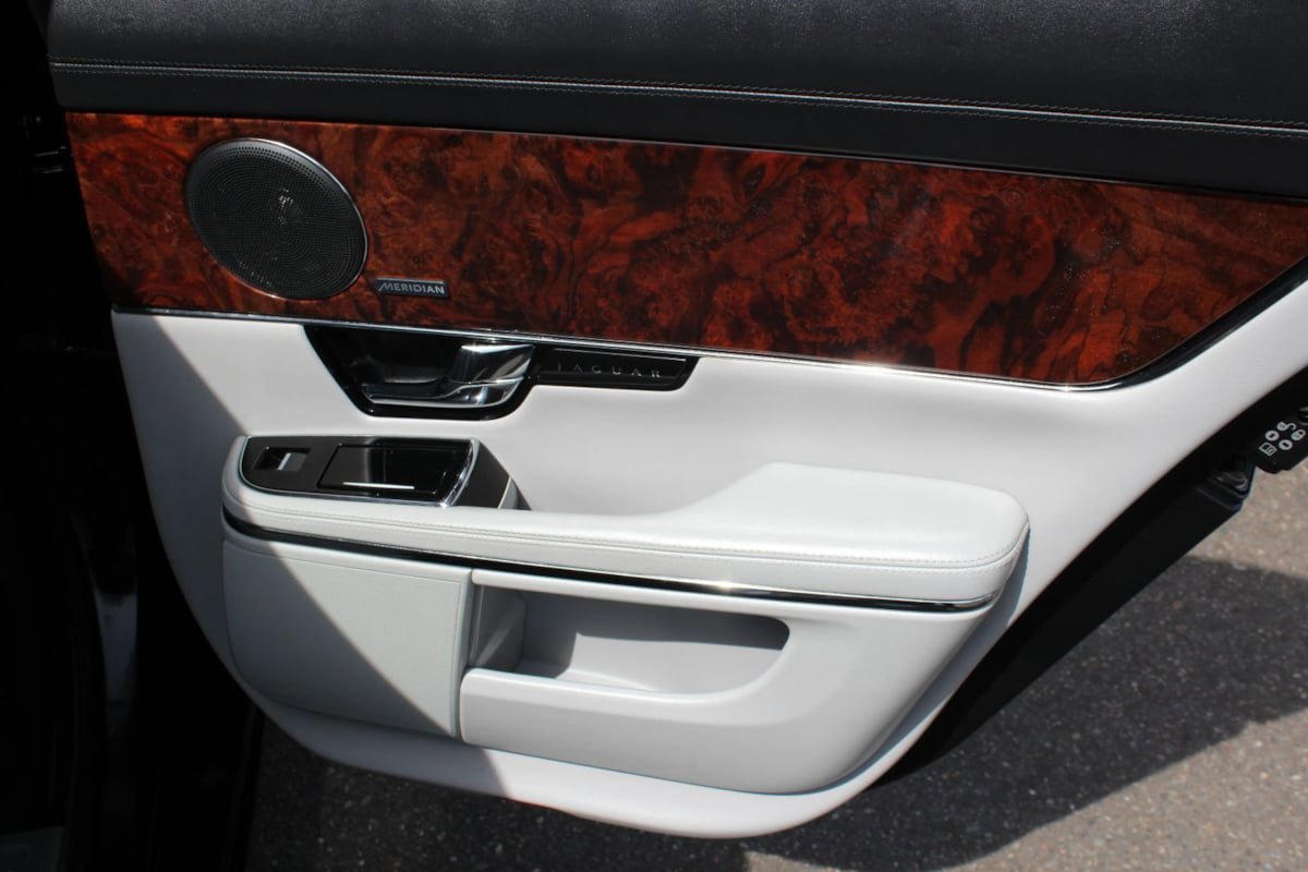 Used 2013 Jaguar XJ AWD image 24