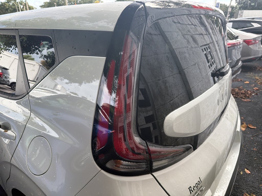 Certified 2025 Kia Soul LX FWD image 7