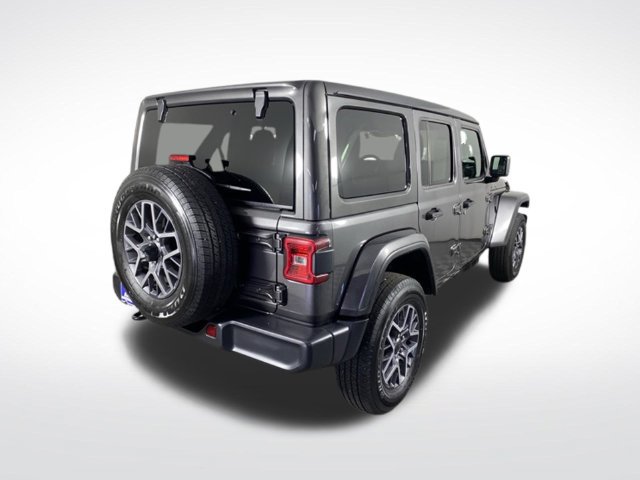 Used 2026 Jeep Wrangler Unlimited Sahara AWD/4WD image 10