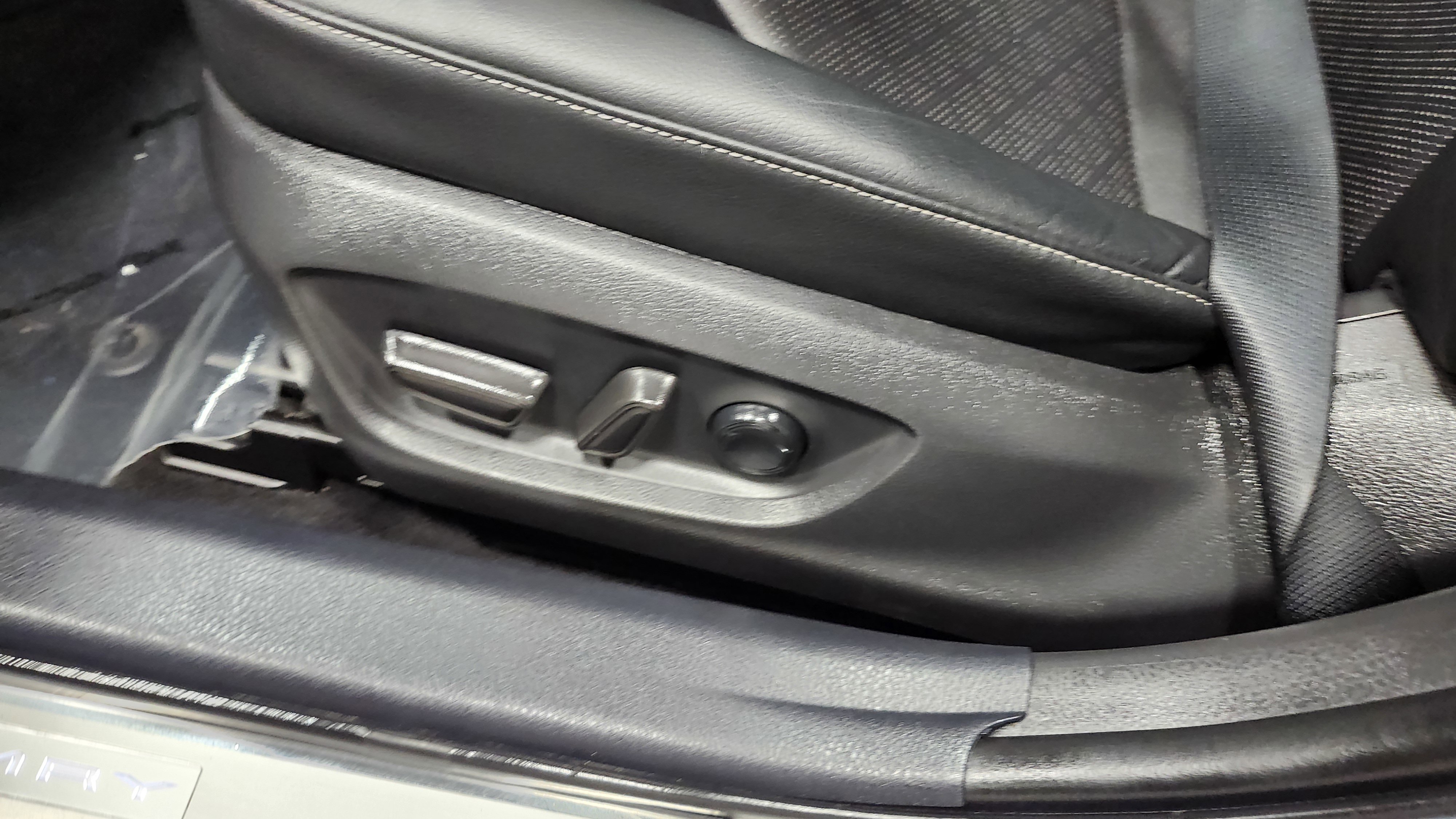 Used 2021 Toyota Camry XSE image 22