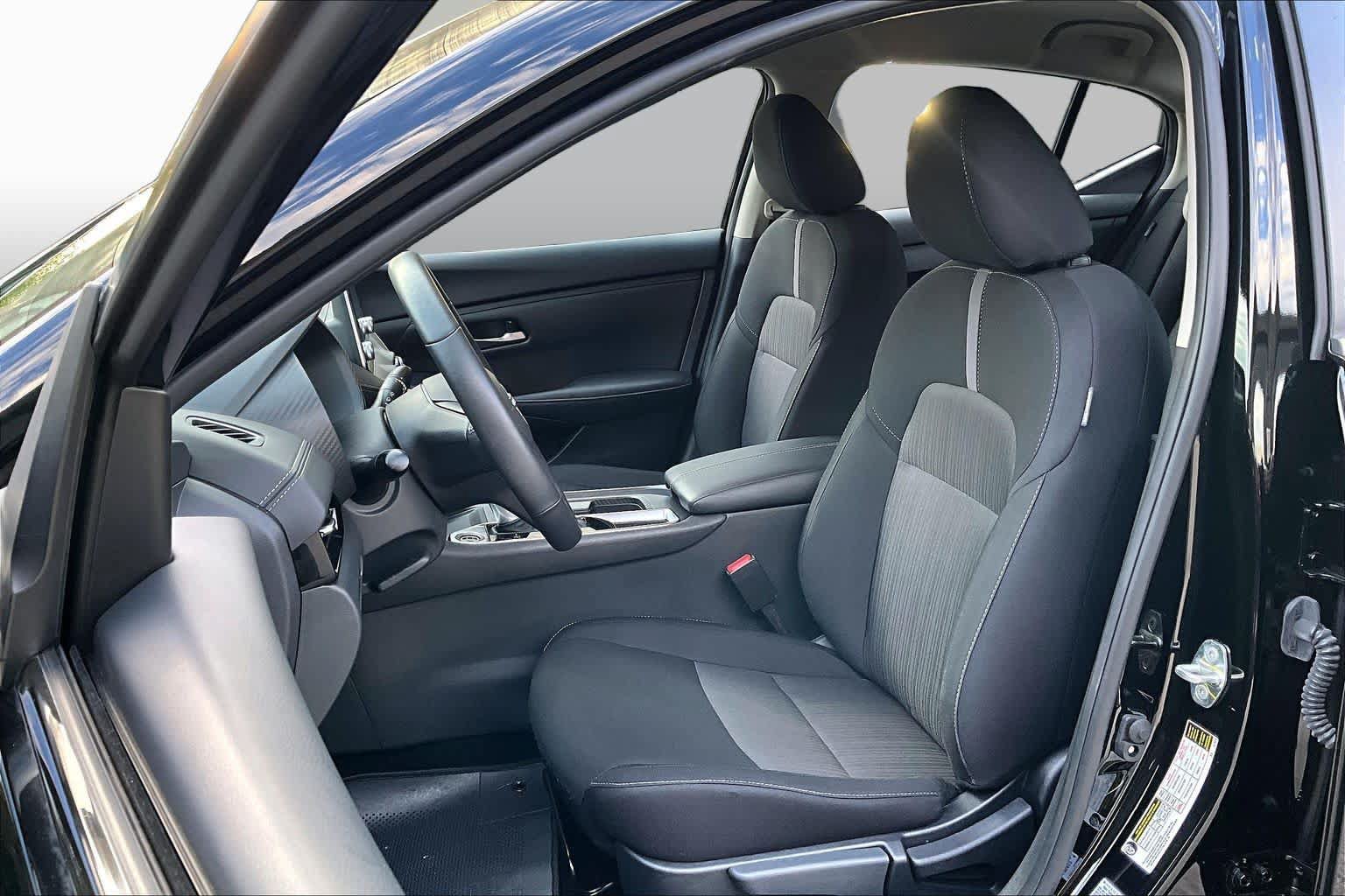 Certified 2025 Nissan Sentra SV w/ All-Weather Package FWD image 8