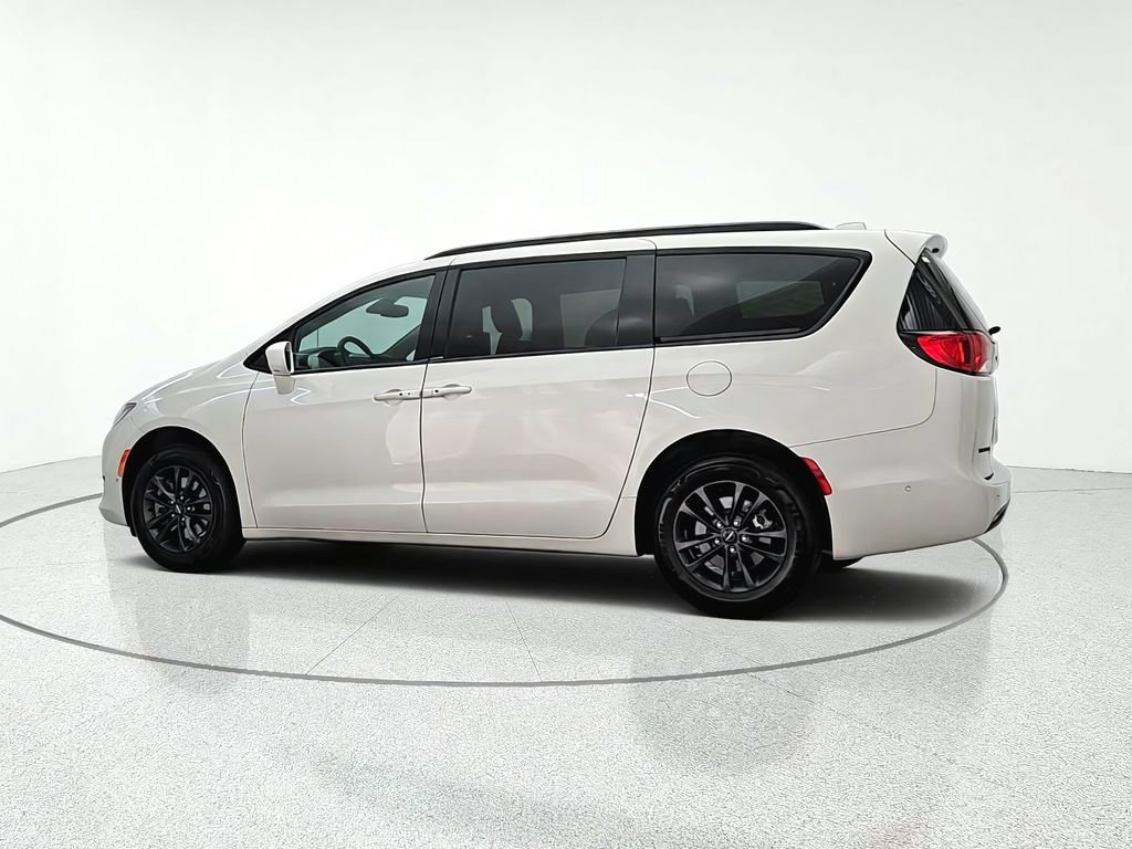 Used 2020 Chrysler Pacifica Touring-L w/ Advanced Safetytec Group AWD/4WD image 4