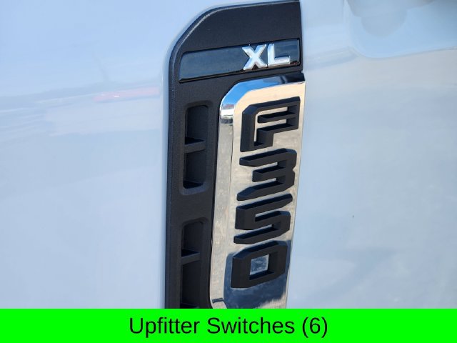 Used 2023 Ford F350 4x4 Crew Cab DRW Super Duty image 12
