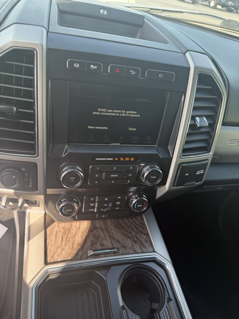 Used 2019 Ford F350 Lariat w/ Chrome Package image 19