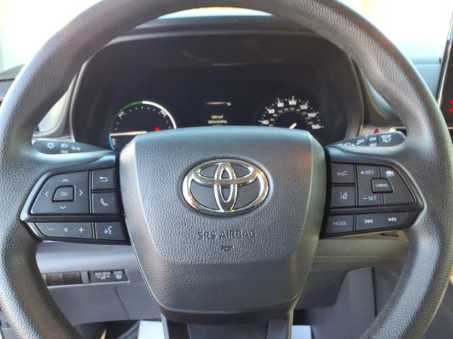 Used 2023 Toyota Sienna LE image 20