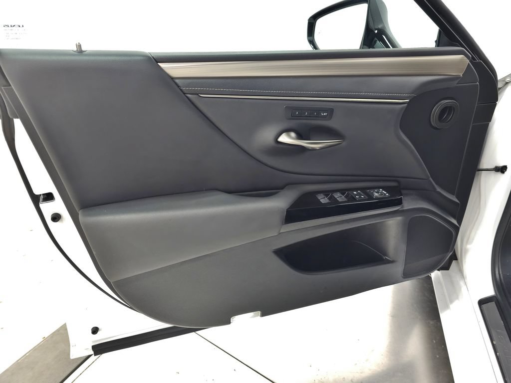 Used 2023 Lexus ES 350 F Sport w/ Accessory Package (Z2) FWD image 15