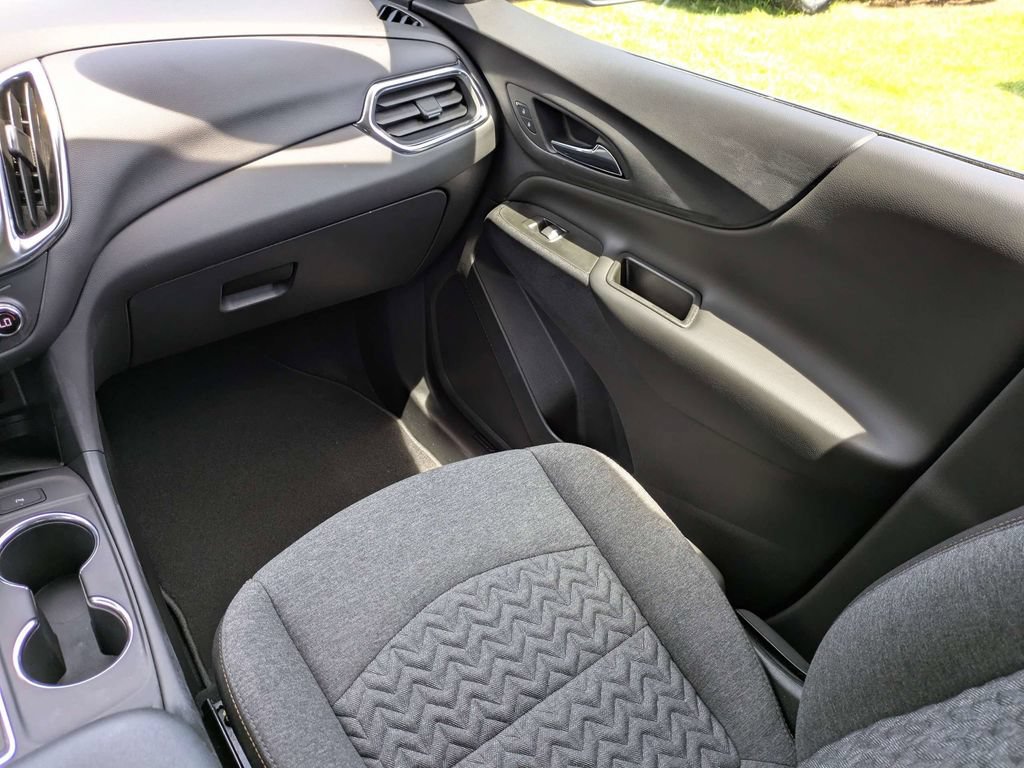Used 2024 Chevrolet Equinox LT FWD image 18