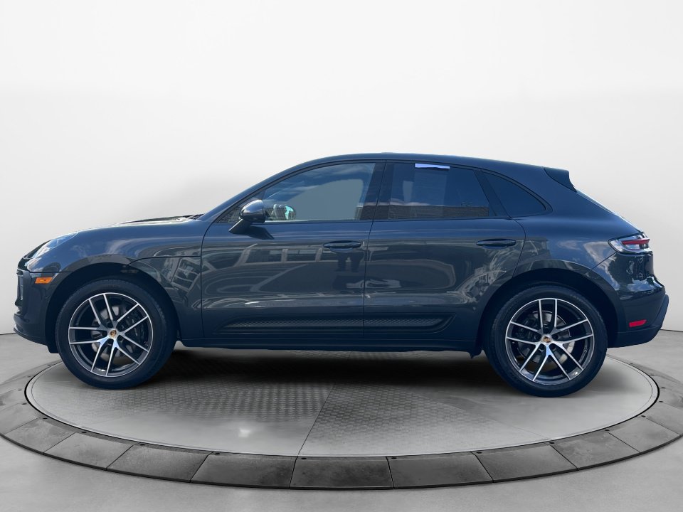 Used 2022 Porsche Macan AWD/4WD image 4