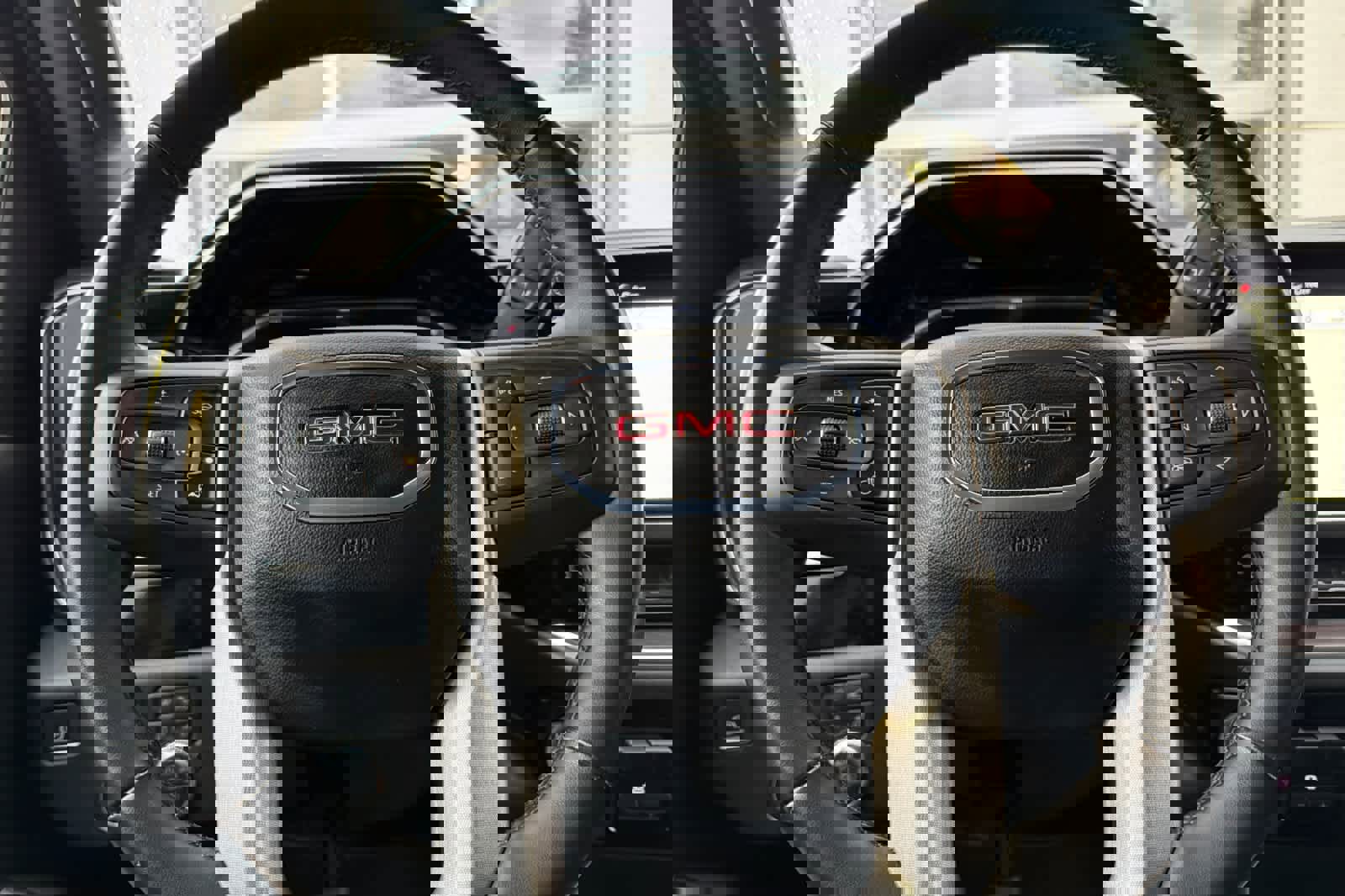 Used 2025 GMC Sierra 1500 SLT image 25