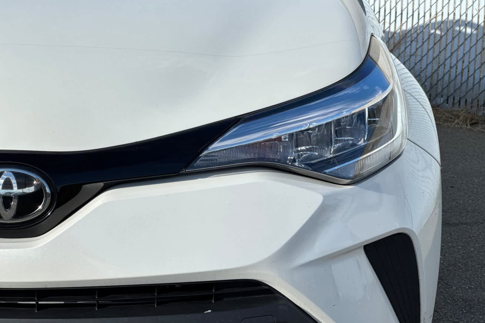 Used 2020 Toyota C-HR XLE FWD image 14