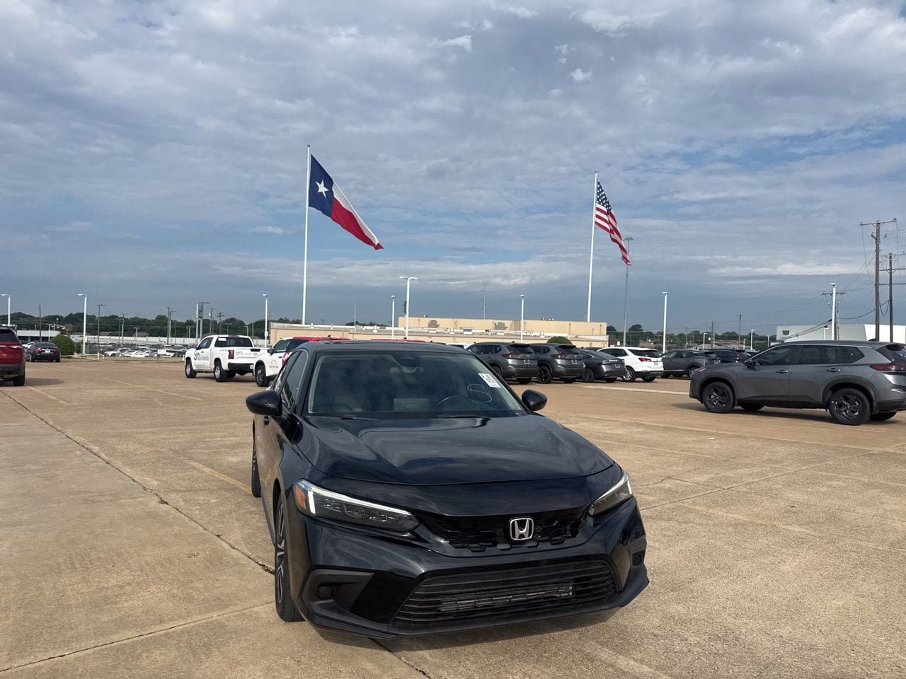 Used 2023 Honda Civic EX-L image 3