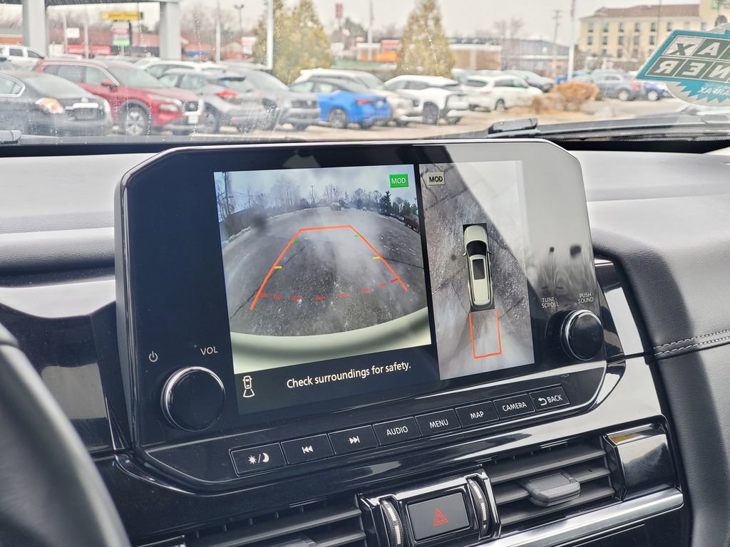 Used 2023 Nissan Pathfinder Platinum image 28