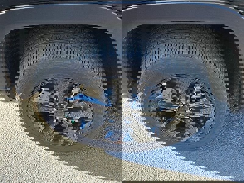 Used 2024 Jeep Grand Cherokee L Limited w/ Black Appearance Package image 21