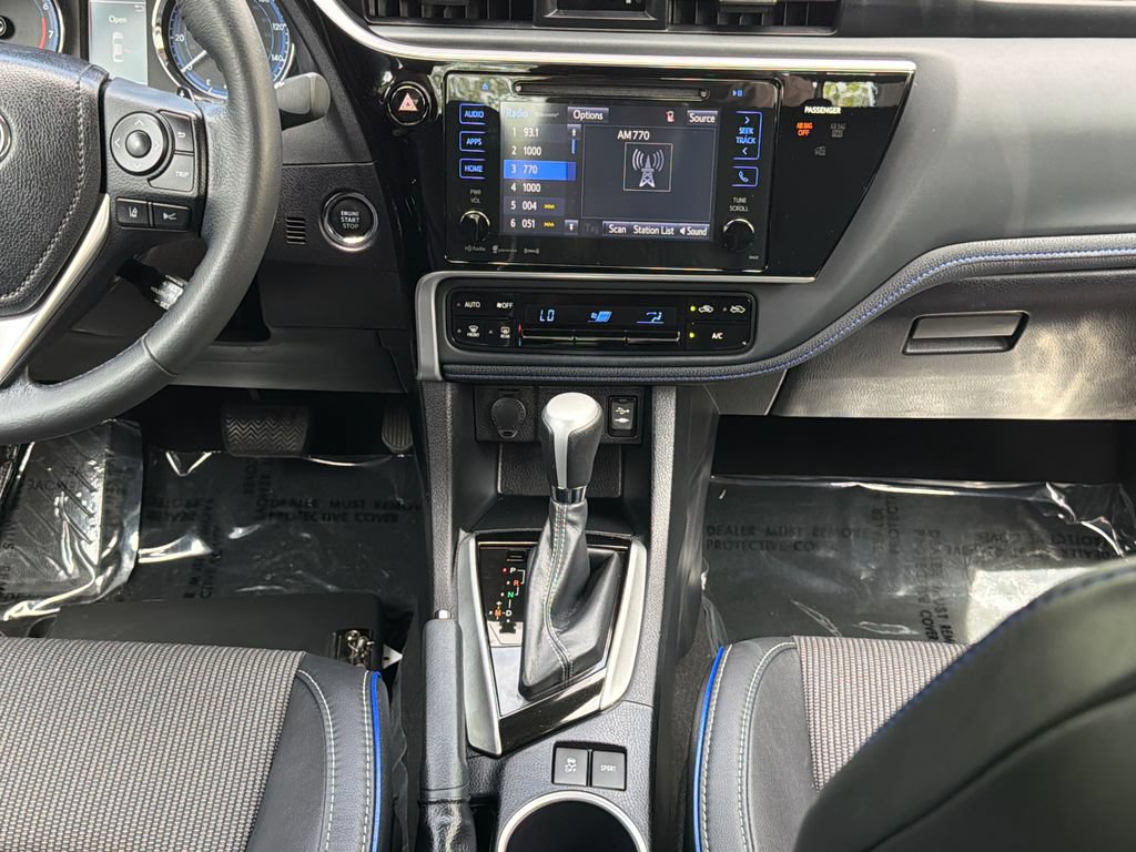 Used 2017 Toyota Corolla SE w/ SE Premium Package FWD image 17