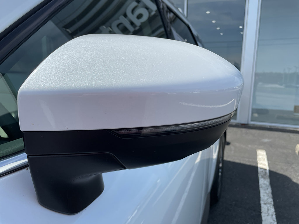 Certified 2025 Nissan Pathfinder SL image 6