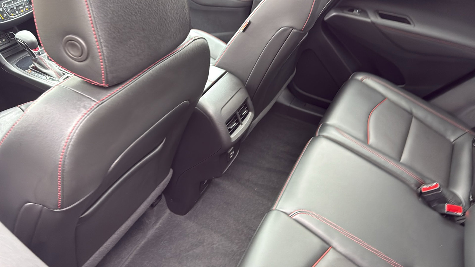 Used 2022 Chevrolet Equinox RS w/ RS Leather Package image 31